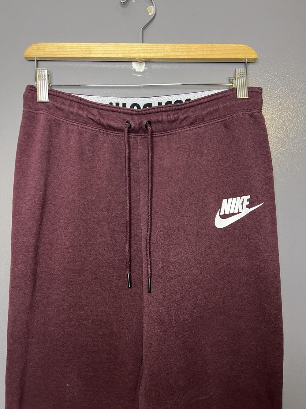 Nike Sweatpants Mens Medium Red Fleece Jogger Pants Cuffed Athletic Lounge